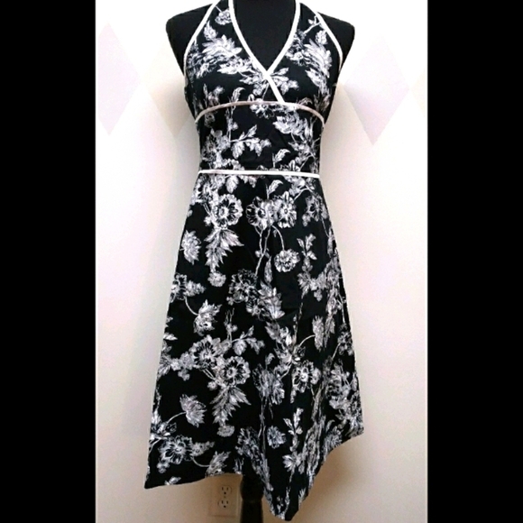 Black and white halter neck floral print sundress - Picture 1 of 9